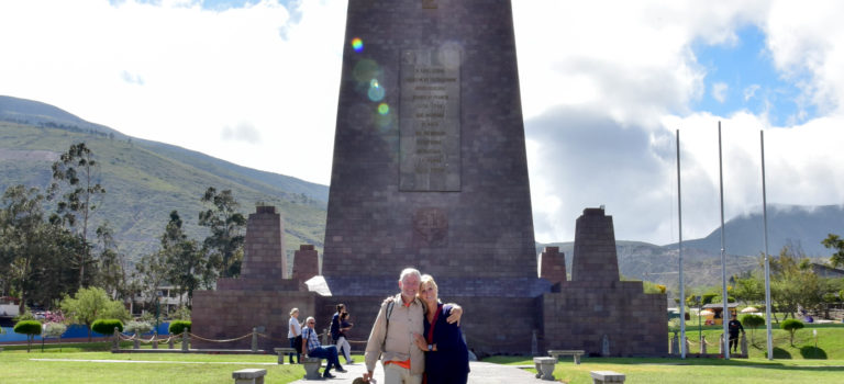 Quito, die höchste Hauptstadt der Welt und Mitad del Mundo, die Mitte der Erde