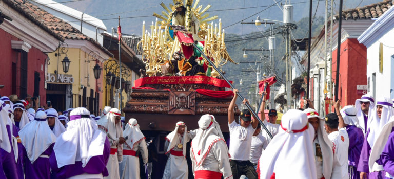 Osterprozession in Antigua – Guatemala